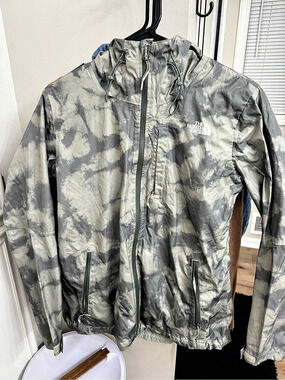 The North Face woman’s Novelty Venture Jacket